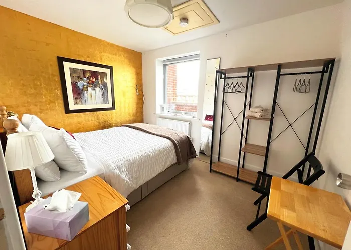 Gold Penthouse Room 5Min To Basingstoke Hospital